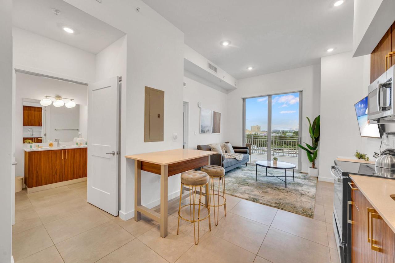 Modern Unit In Downtown Miami With Free Parking Apartment Exterior photo
